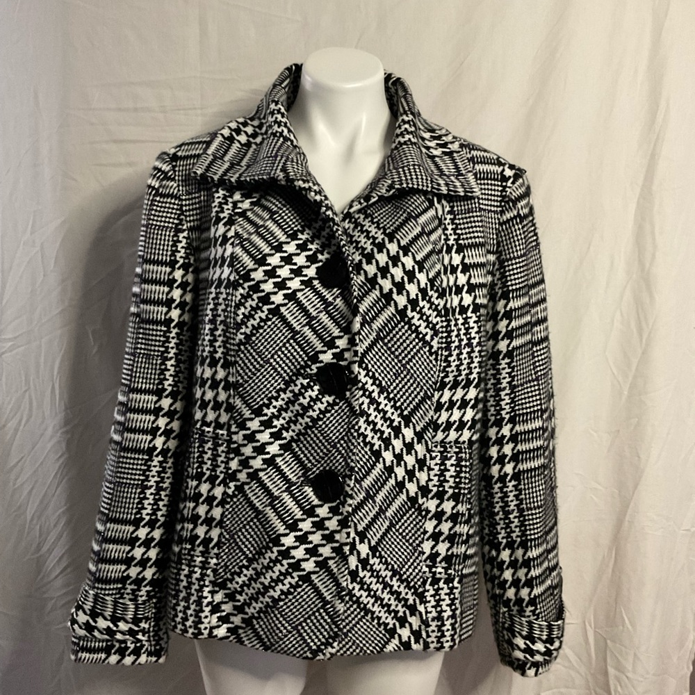 CHICO’S Jacket Blazer Size 2 Black/White Metallic collard